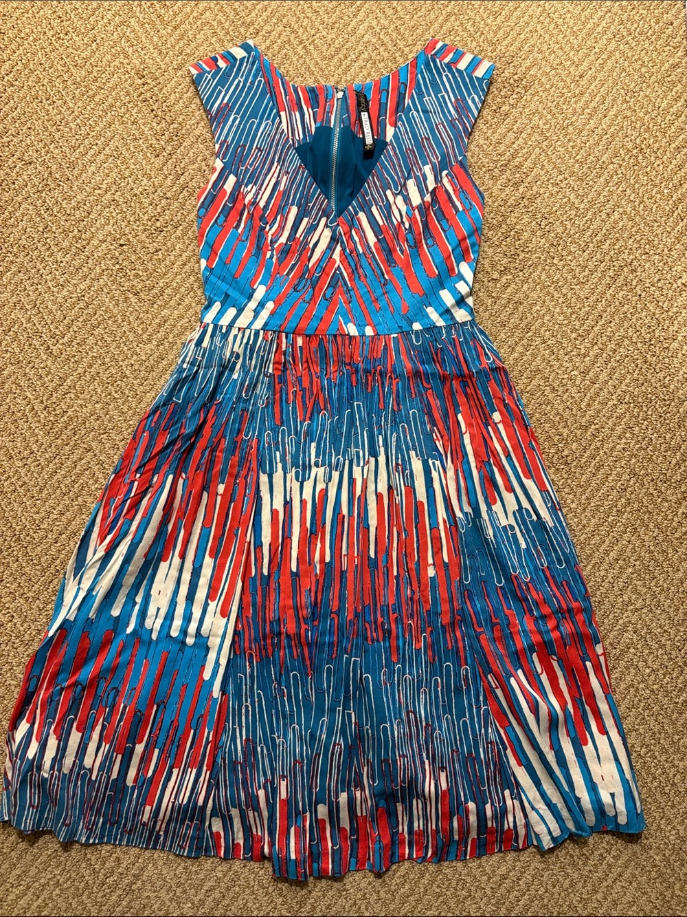 Tracy Reese Sleeveless V-Neck Pleated Dress in Blue, Red & White